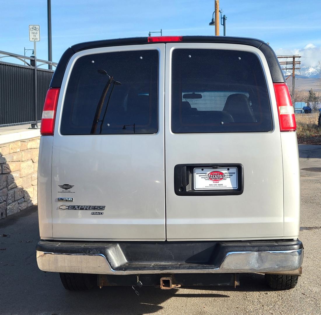 2007 White /Tan Chevrolet Express Express (1GNFH15Z471) with an 5.3L V8 engine, 4 Speed Auto transmission, located at 450 N Russell, Missoula, MT, 59801, (406) 543-6600, 46.874496, -114.017433 - Runs well. Shifts great. AWD works Perfectly. But... Has a few dash lights on. (ABS, Check Engine and Airbag) Seats 11. 5.3L V8. 4 Speed Automatic Transmission. Front and Rear Climate Control. AM FM CD Player. Power Windows and Locks. Because of the Miles, Financing is NOT Available. - Photo#2